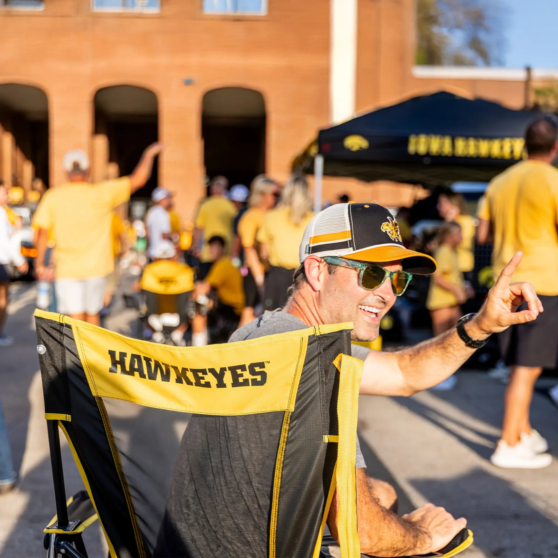 College Comfort Pro Rocker™ - Iowa Hawkeyes - Tailgate Style